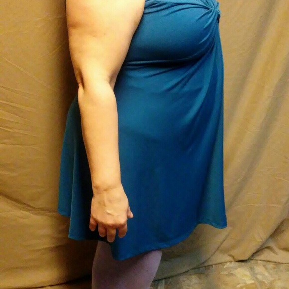 Dress - Picture 2 of 4
